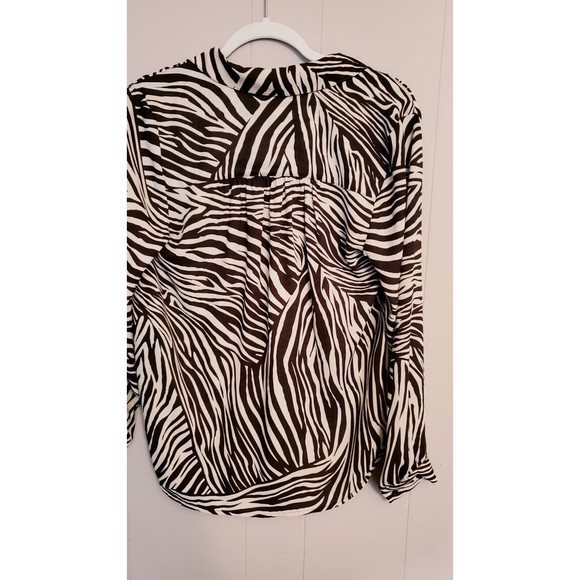HM Size 4 Woman's Tiger Print Sheer  Button Down Blouse - Picture 5 of 6
